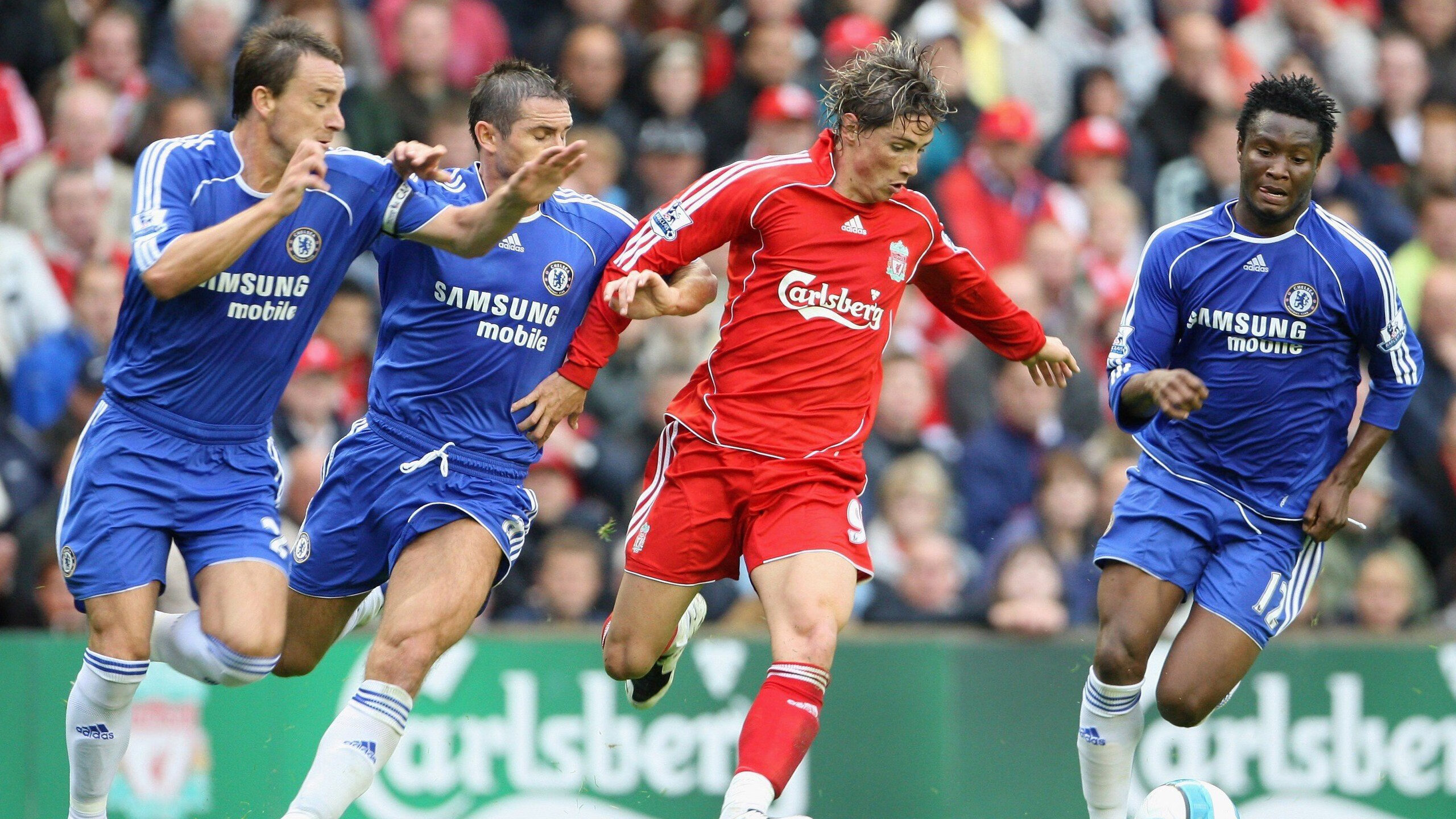 女子足球联赛激烈对决，冠军争夺进入白热化，女子足球赛事